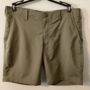 Solaris Outdoors Comfort Stretch Mens Shorts 36” Waist 10” Inseam Olive Green